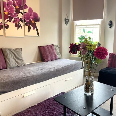 Snug Studio Apartment In Central Location บริสตอล ภายนอก รูปภาพ