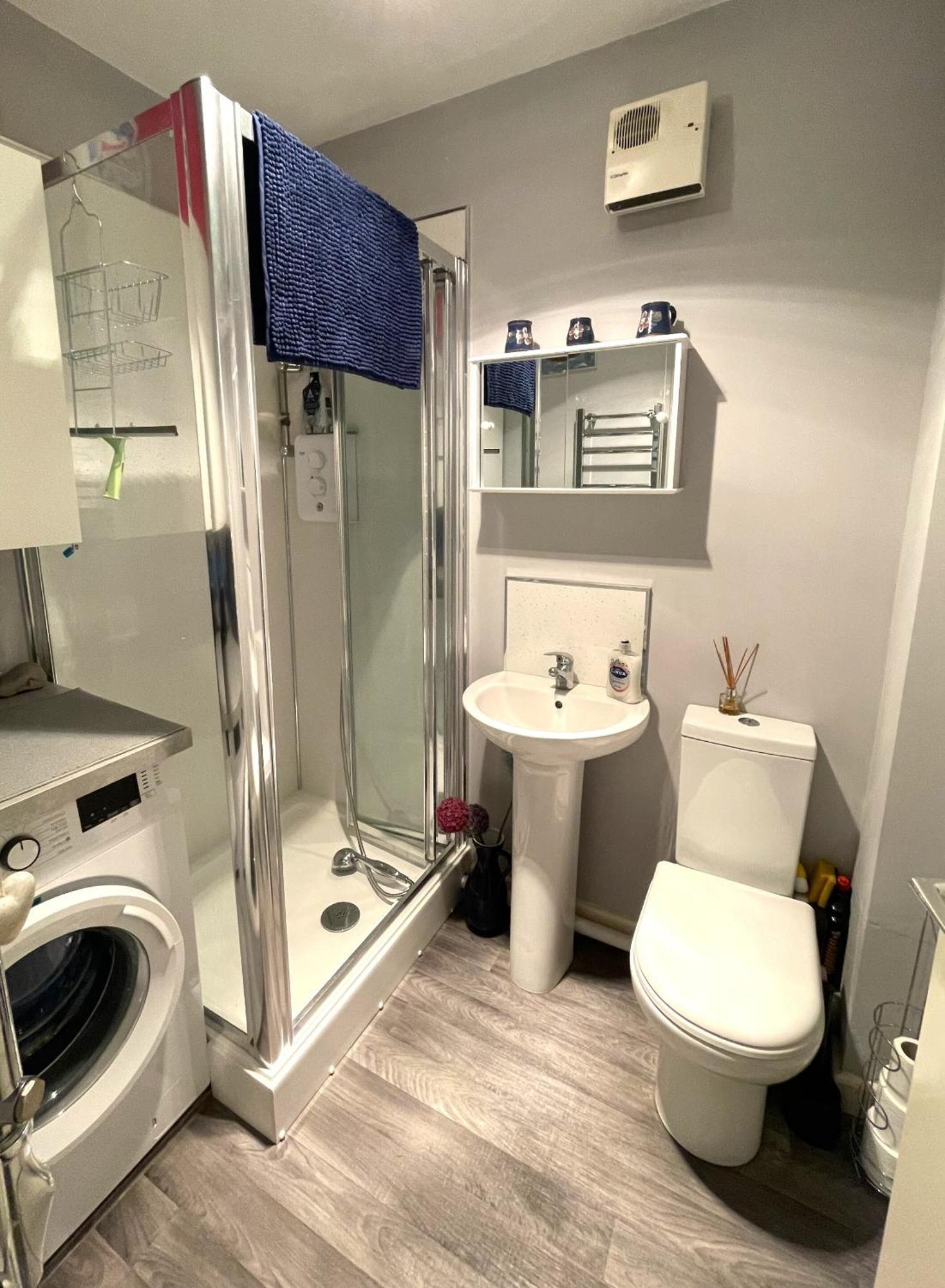 Snug Studio Apartment In Central Location บริสตอล ภายนอก รูปภาพ