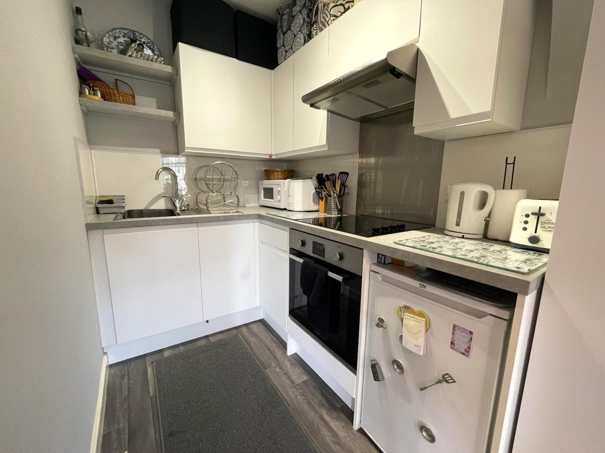 Snug Studio Apartment In Central Location บริสตอล ภายนอก รูปภาพ